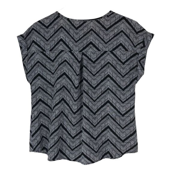 Casual Black & White Chevron Blouse Pullover w/Cuffed Cap Sleeves SZ L - Picture 2 of 7